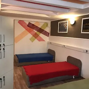  Hostel Opera Hungary